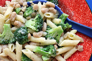 One Pan Broccoli Bean Pasta