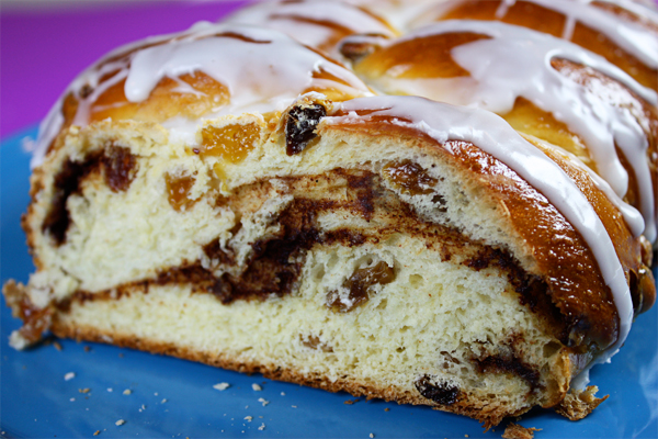 Easy Cinnamon Raisin Bread