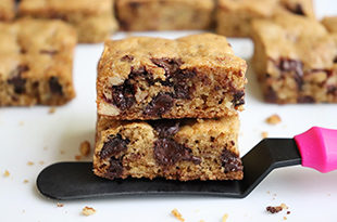 Dark Chocolate Chunk Blondies