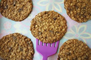 Crispy Oatmeal Chocolate Chip Cookies