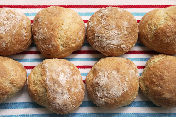 2-HOUR Crusty No Knead Rolls