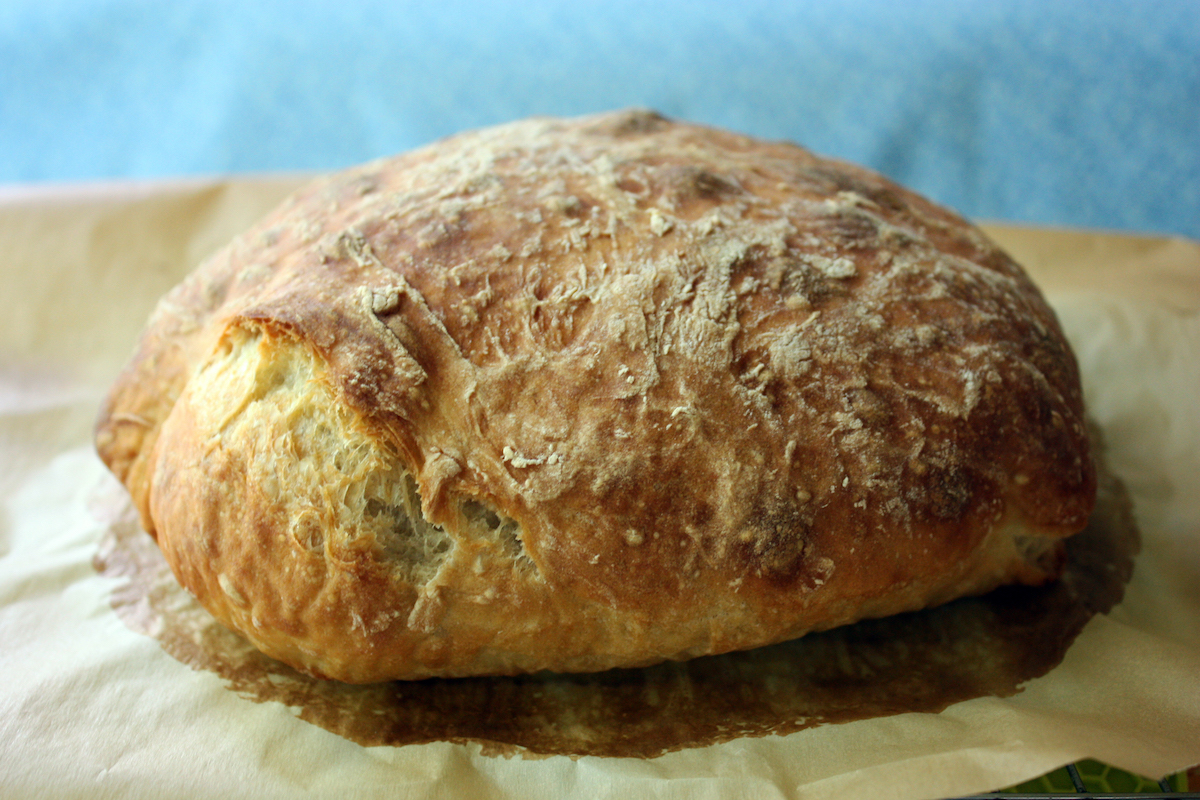 No Knead Artisan Bread - Dutch Oven Bread