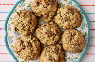 Soft & Chewy Oatmeal Raisin Cookies Without Butter