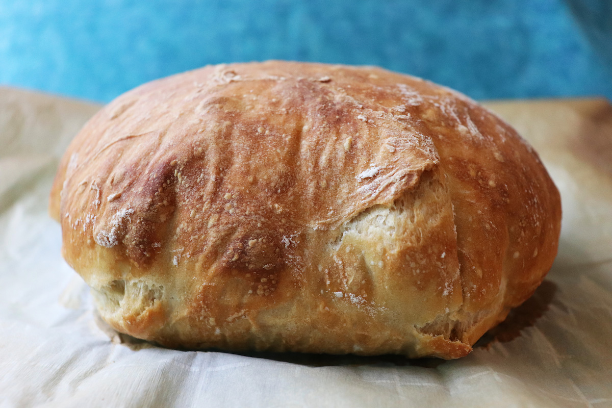 Small No Knead Bread (Easy Dutch Oven Recipe)