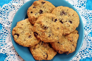 Almond Flour Chocolate Chip Cookies