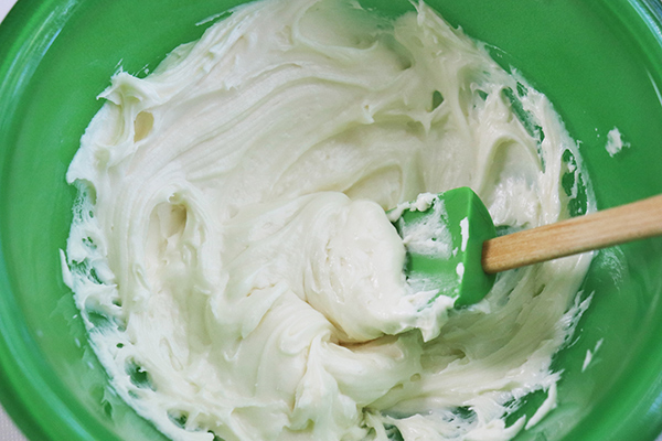 2-Minute Vanilla Frosting