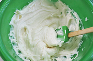 2-Minute Vanilla Frosting