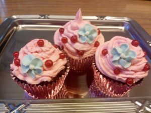 chocolate cupcakes_redcurrants