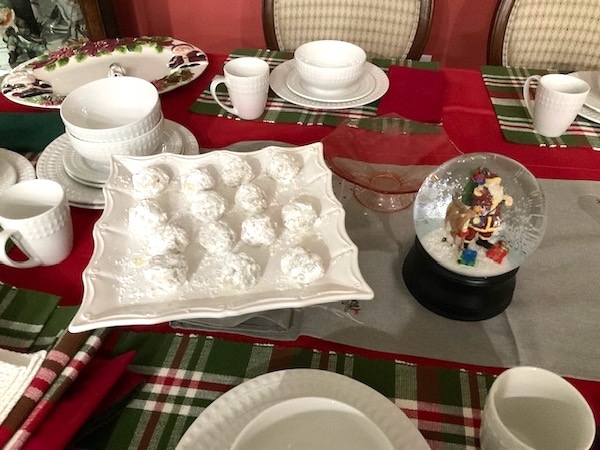 Super Easy Snowball Cookies