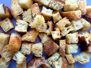 homemade-croutons